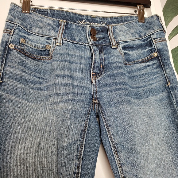 AE Artist Short Flare Jeans Medium Wash - Picture 2 of 7